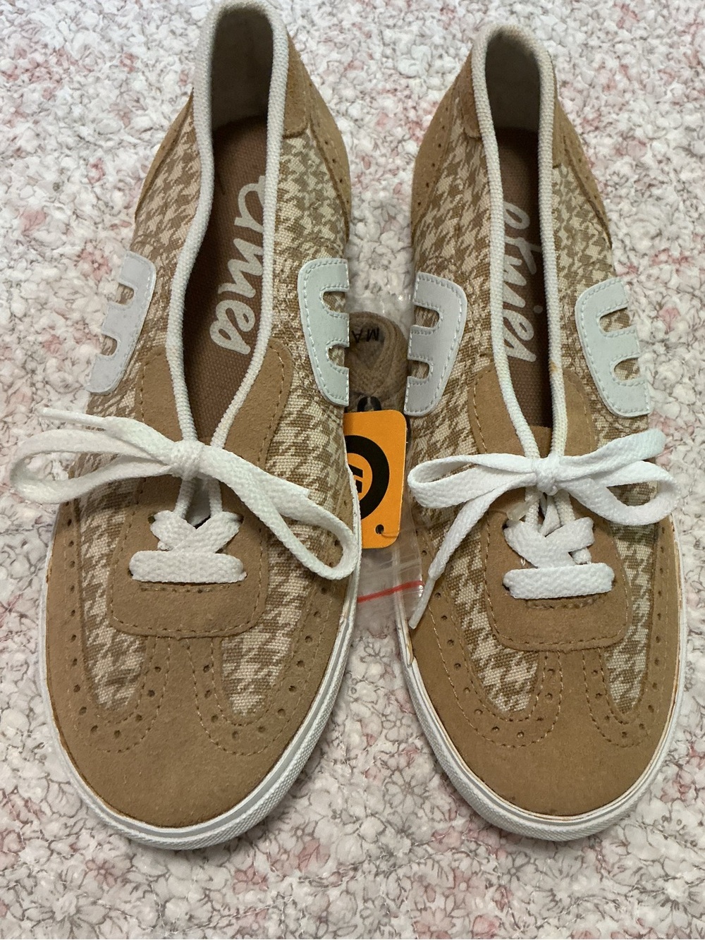 Etnies Lo-Slip Tan & Cream Houndstooth Lace-Up Women’s Sneakers